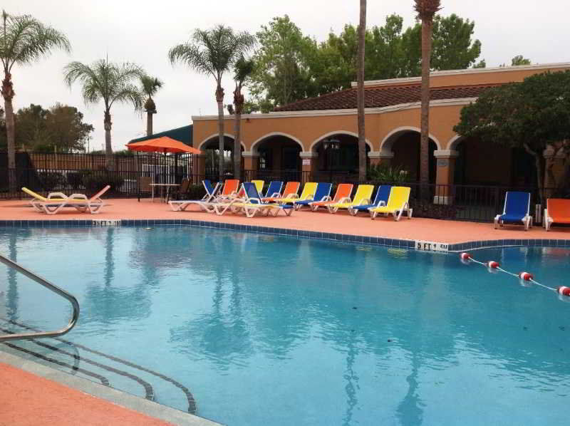 Ramada By Wyndham Kissimmee Downtown Hotel Екстериор снимка