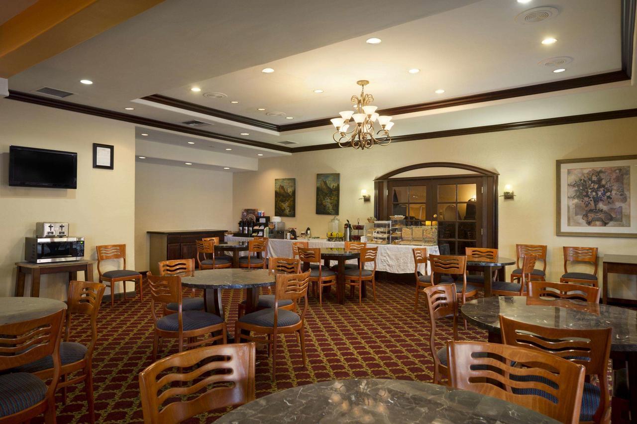 Ramada By Wyndham Kissimmee Downtown Hotel Екстериор снимка