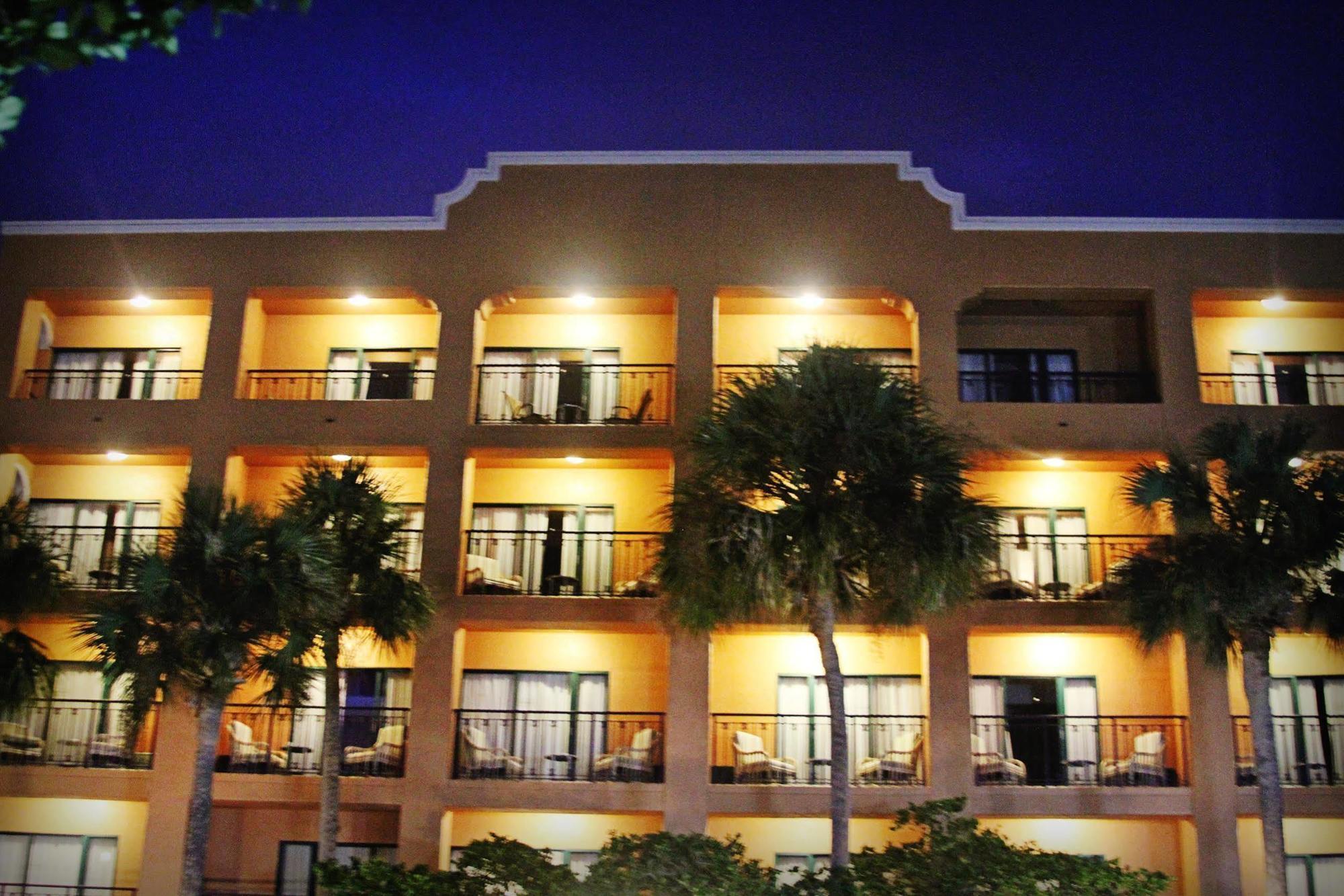 Ramada By Wyndham Kissimmee Downtown Hotel Екстериор снимка