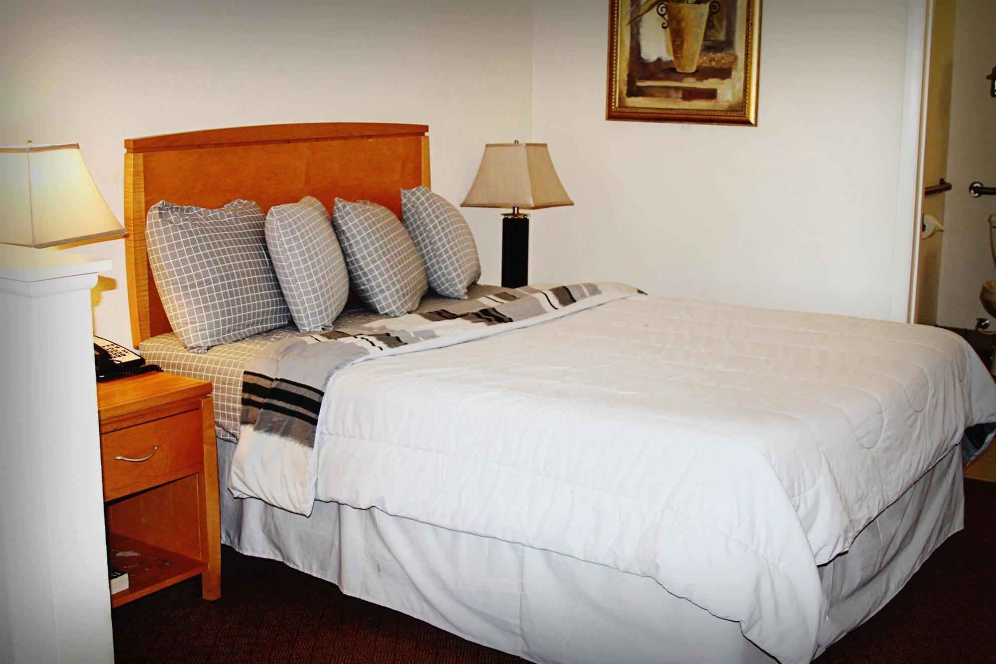 Ramada By Wyndham Kissimmee Downtown Hotel Екстериор снимка